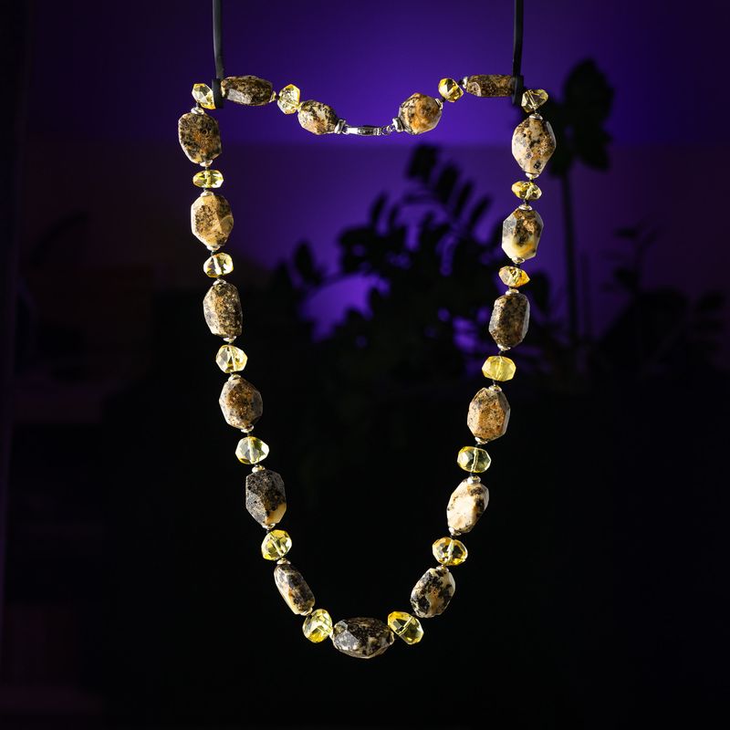 Two-color faceted irregular shape marble/lemon amber beads necklace