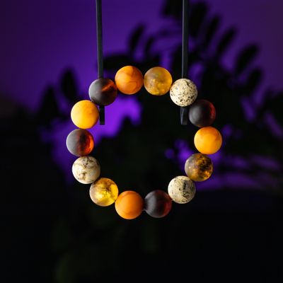 Unpolished round shape amber beads elastic bracelet