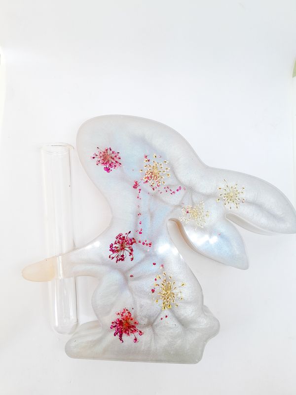 Resin Bunny Vase with Dried Flowers