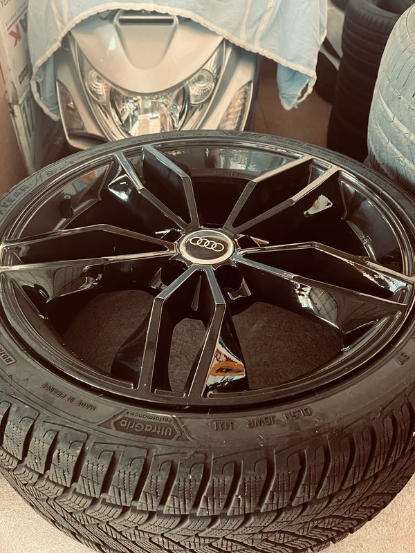 Kit cerchi e gomme 2254018 invernali 80% Audi