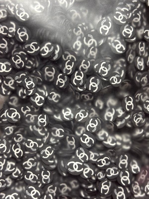 Cc Black And White Clay