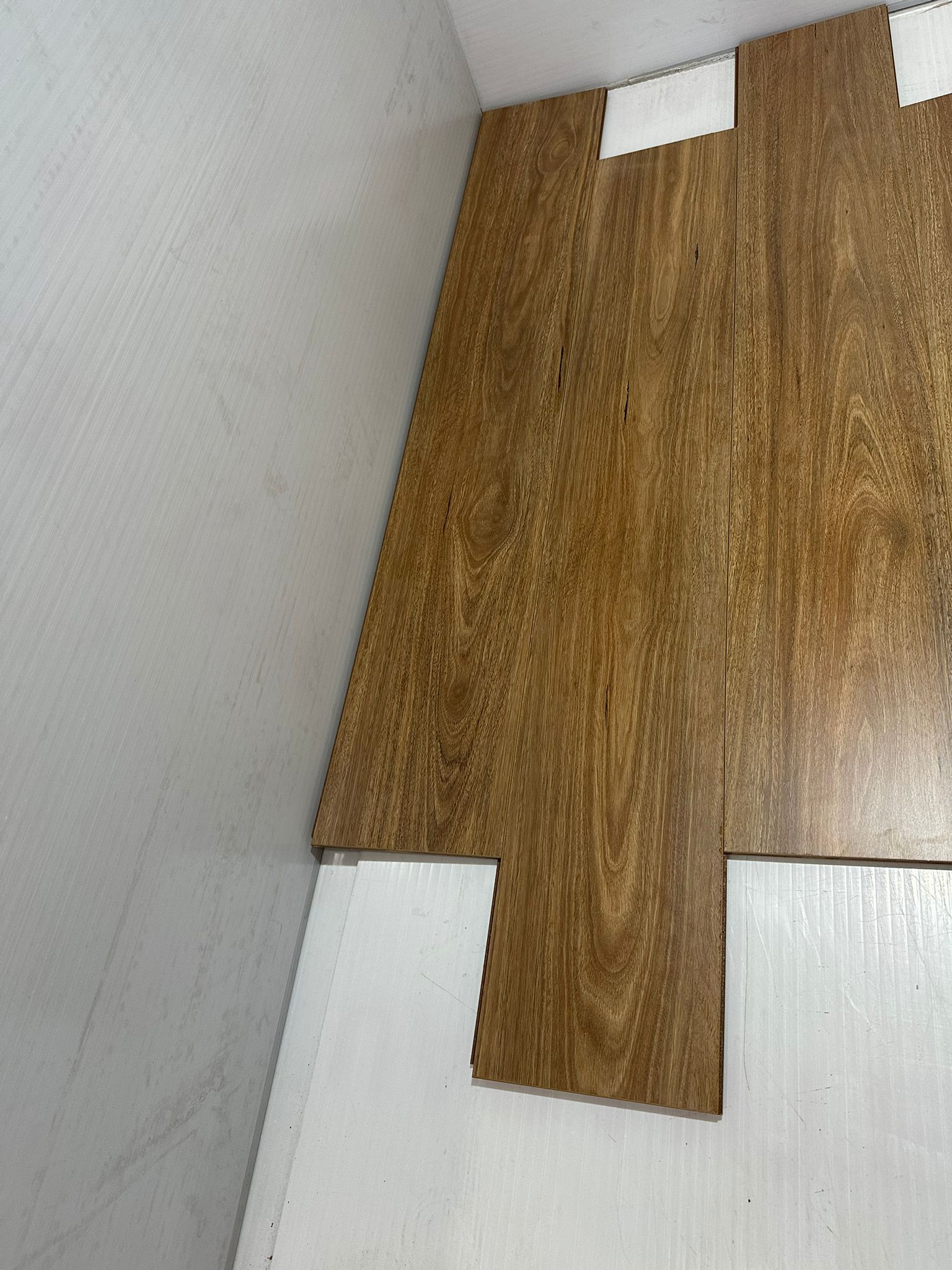 Laminate Flooring Spotted Gum AU2023-1-1222-1.47 Sqm