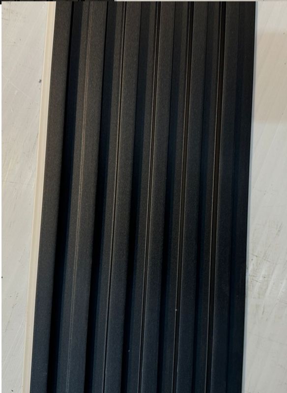 Internal Cladding In Black 4 Slat 3 M