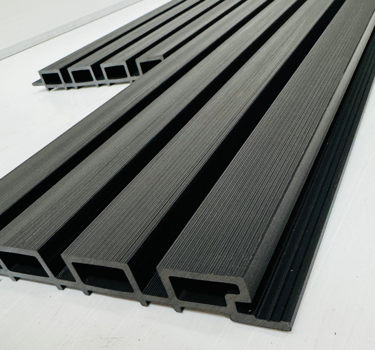 External Cladding In Black 4 Slat 2.4 M