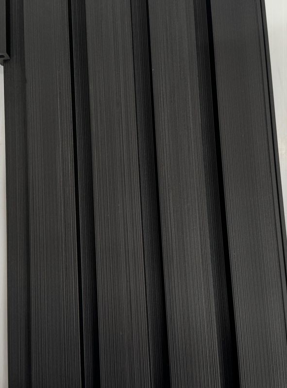External Cladding In Black 4 Slat 5.8 M