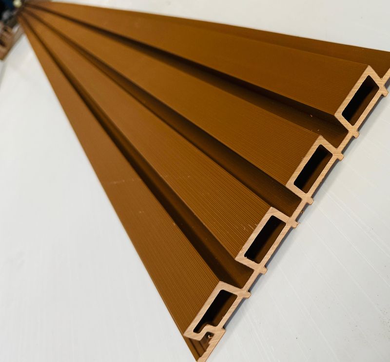 External Cladding In Natural Teak 4 Slat 5.8 M