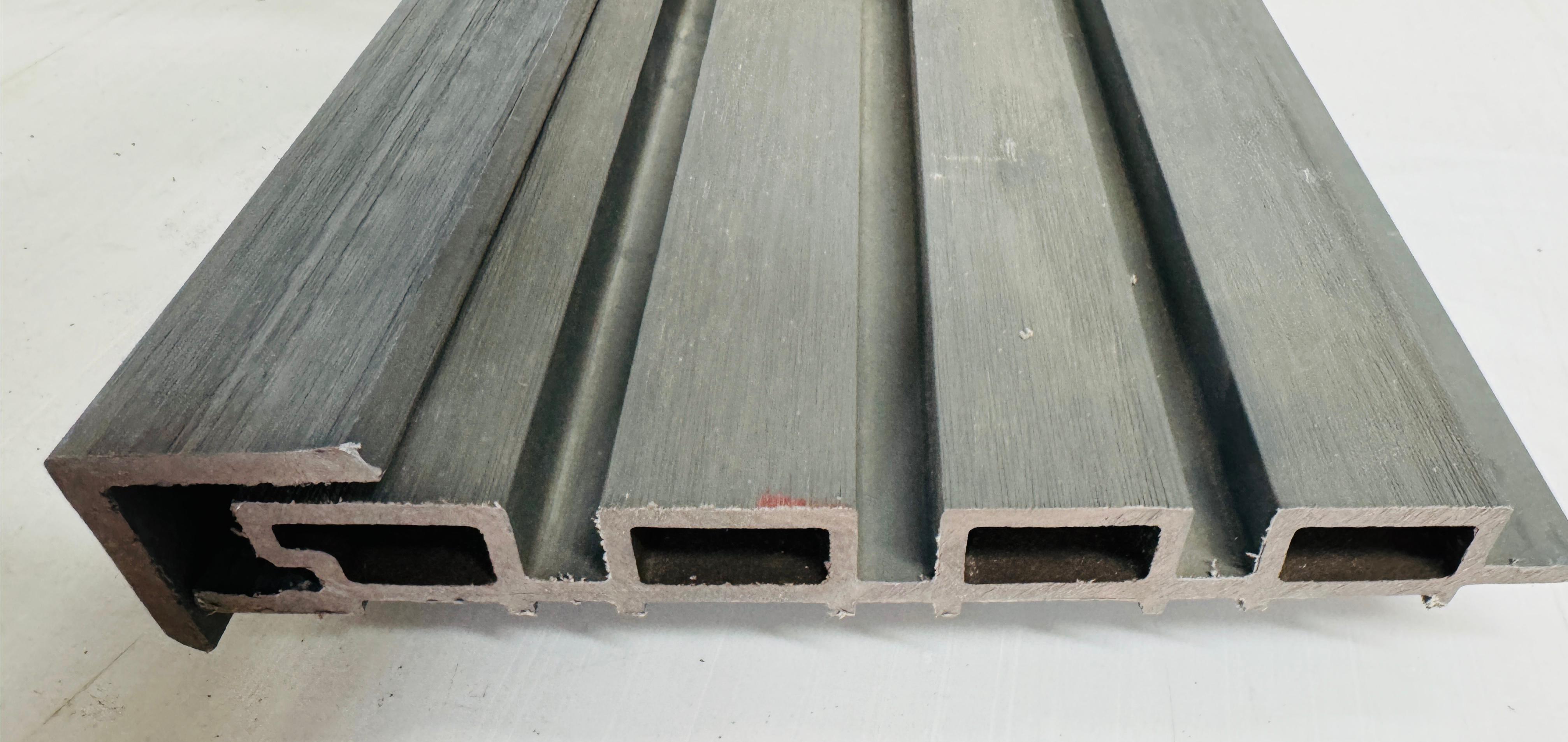 External Cladding In Grey 4 Slat 5.8 M