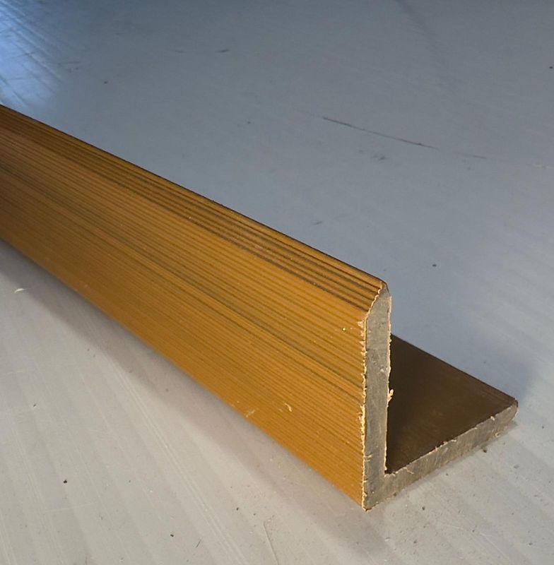 L Corner External Capping Chocolate Color 2.9 M