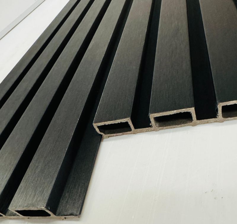 Internal Cladding In Matt Brush Black 2.7 M