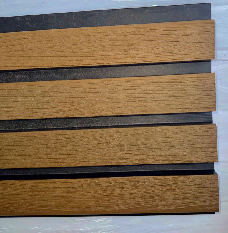 External Cladding In Walnut 4 Slat 5.8 M