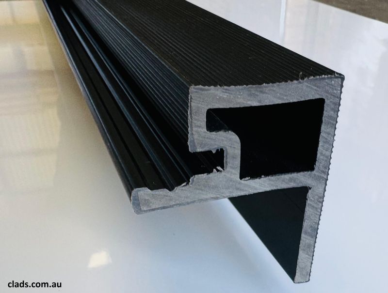 Starter Cladding Piece In Black 2.9 M