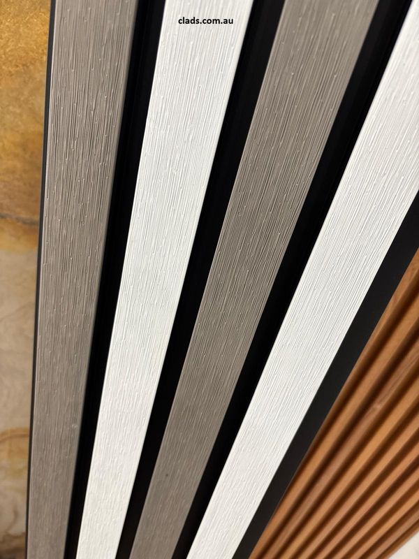 External Half Cladding in White & Grey 4 Slat 5.8 M