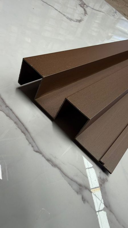 Aluminum Cladding In Walnut 3.2 M
