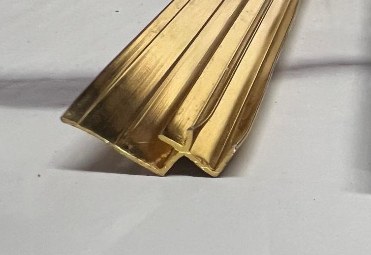 TRIM FOR INTERNAL CORNER FOR MARBLE SHEET IN GOLD 3 M