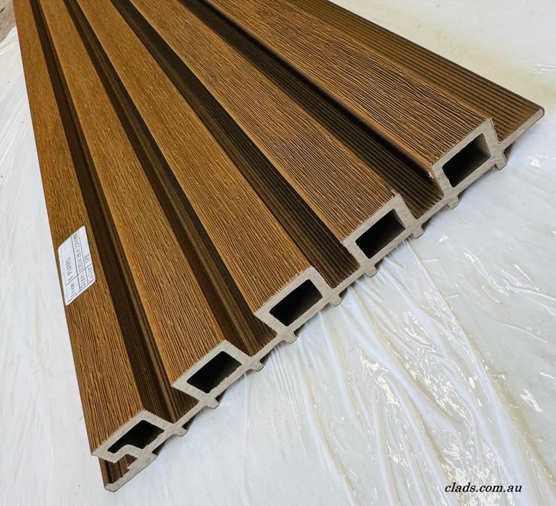 External Cladding In Brown Ipe 4 Slat 2.4 M