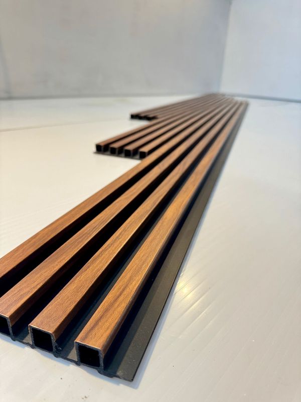 Internal Half Cladding In Teak 4 Slat 3 M