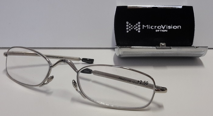 occhiali da lettura pieghevoli tascabili Microvision Folding Vision in metallo argentato occhiali da lettura pieghevoli tascabili Microvision Folding Vision in metallo argentato