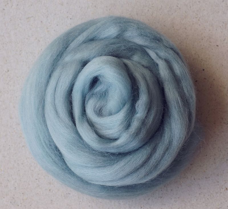 Kammzug 'helles Schieferblau' - reine Wolle (Merino) 10g • weitere Knäuelgrößen verfügbar