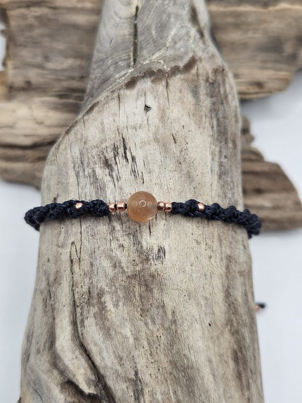 Armband mit Mondstein in der Farbe Rosa