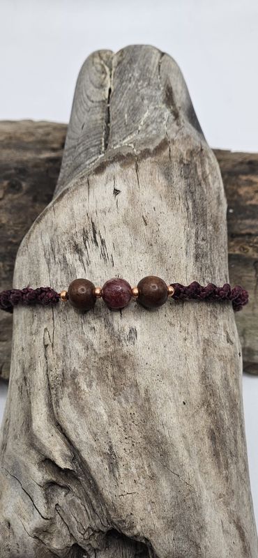 Erdbeerquarz und Ebenholz Armband