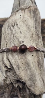 Erdbeerquarz und Ebenholz Armband