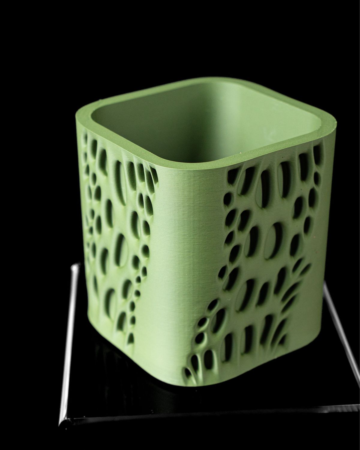The VAPOR Planter Pot