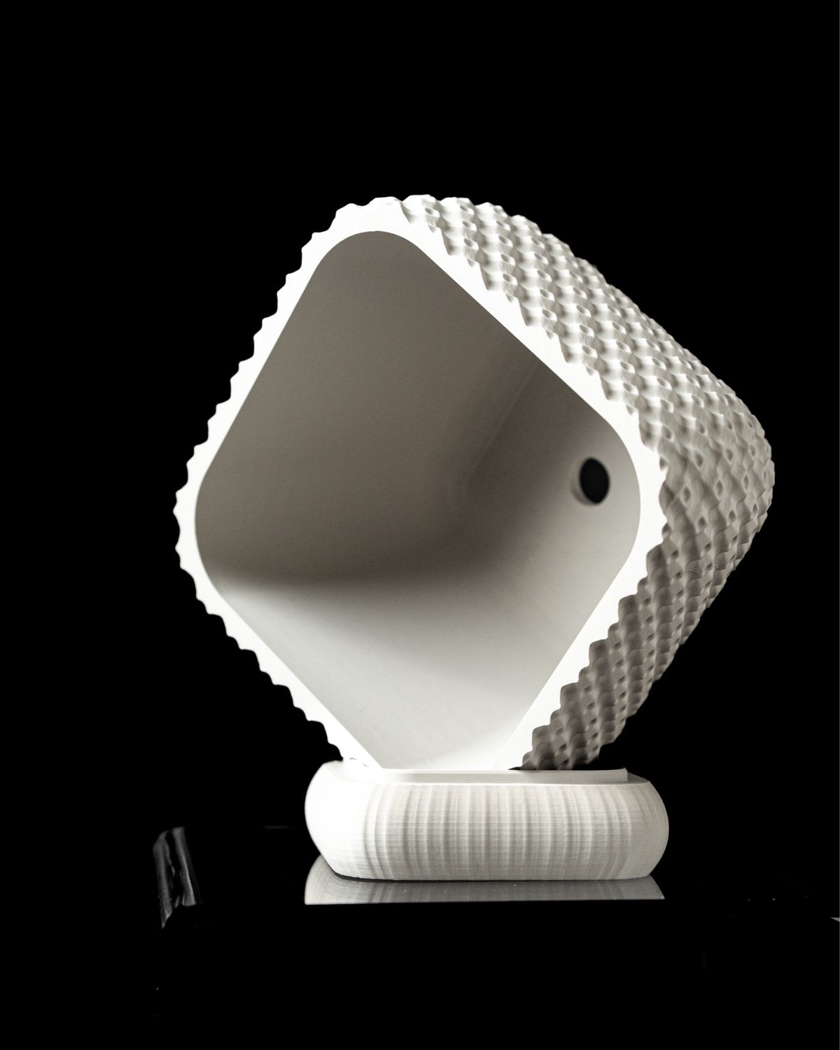 The CONNECT Planter Pot