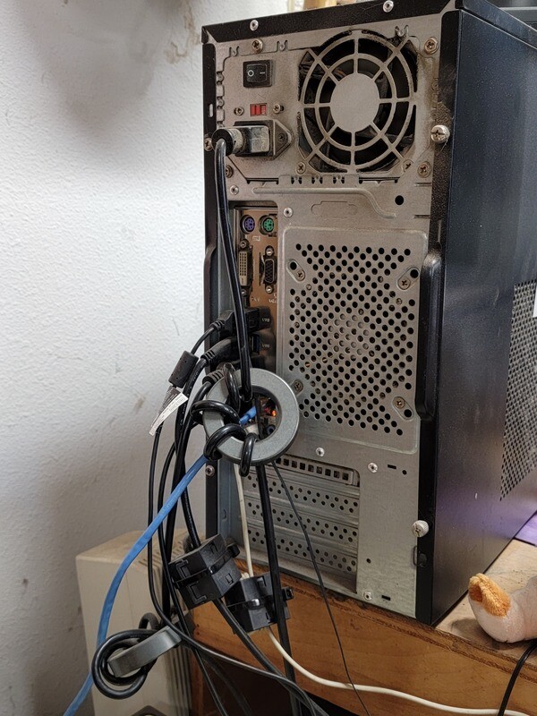 DELUXE Desktop Computer with AC power RFI Kit - 11 Filters