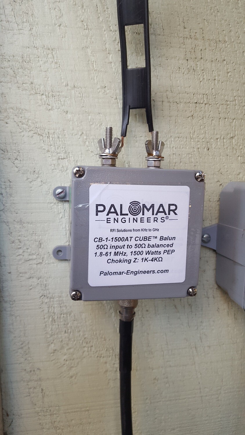 Bullet Hybrid (4:1) HF Balun + 1:1 Choke, 1.8-61 MHz, 500 Bullet Hybrid (4:1) HF Balun + 1:1 Choke, 1.8-61 MHz, 500
