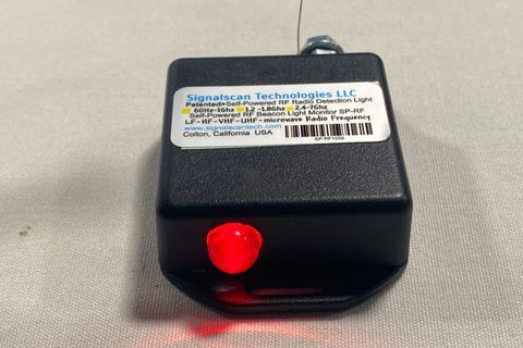 SIGNALSQUARE RF Dectector,  60 Hz - 1.2 GHz, Miliwatts to Kilowatts, Light Detector and Optional Audio Output, No Battery!