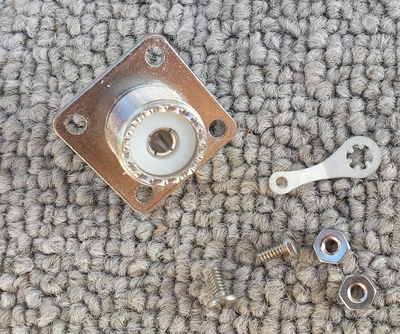 SO-239 Kit (female chassis connector + hardware)