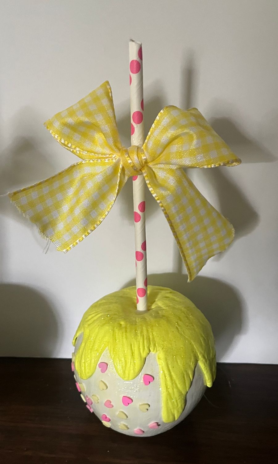 Fake bake candy apple w/drip and bow