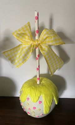 Fake bake candy apple w/drip and bow