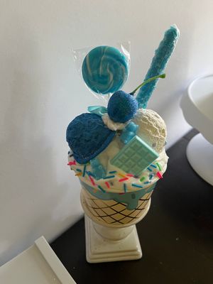 Fake Bake ice cream sundae (blue)
