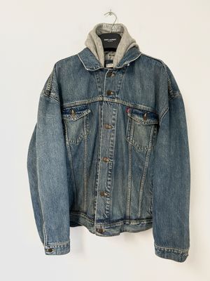 Vetements by Demna Gvasalia SS2017 Exaggerated Shoulder Oversized Levi's Denim Jacket