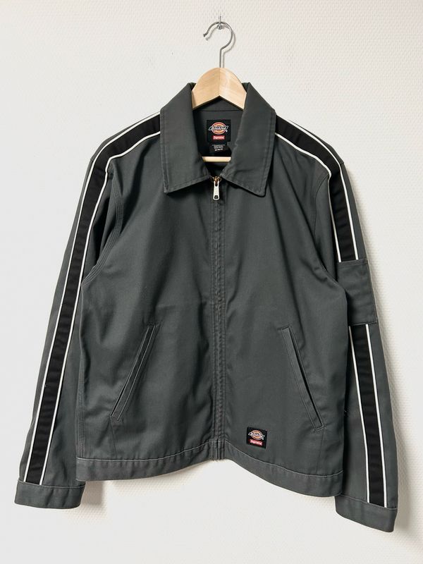 Supreme SS2022 Dickies Collaboration Eisenhower Jacke Grau Schwarz
