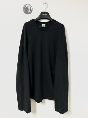 Vetements by Demna Gvasalia FW2016 “Misplaced” Oversized Sweatshirt Vetements by Demna Gvasalia FW2016 “Misplaced” Oversized Sweatshirt