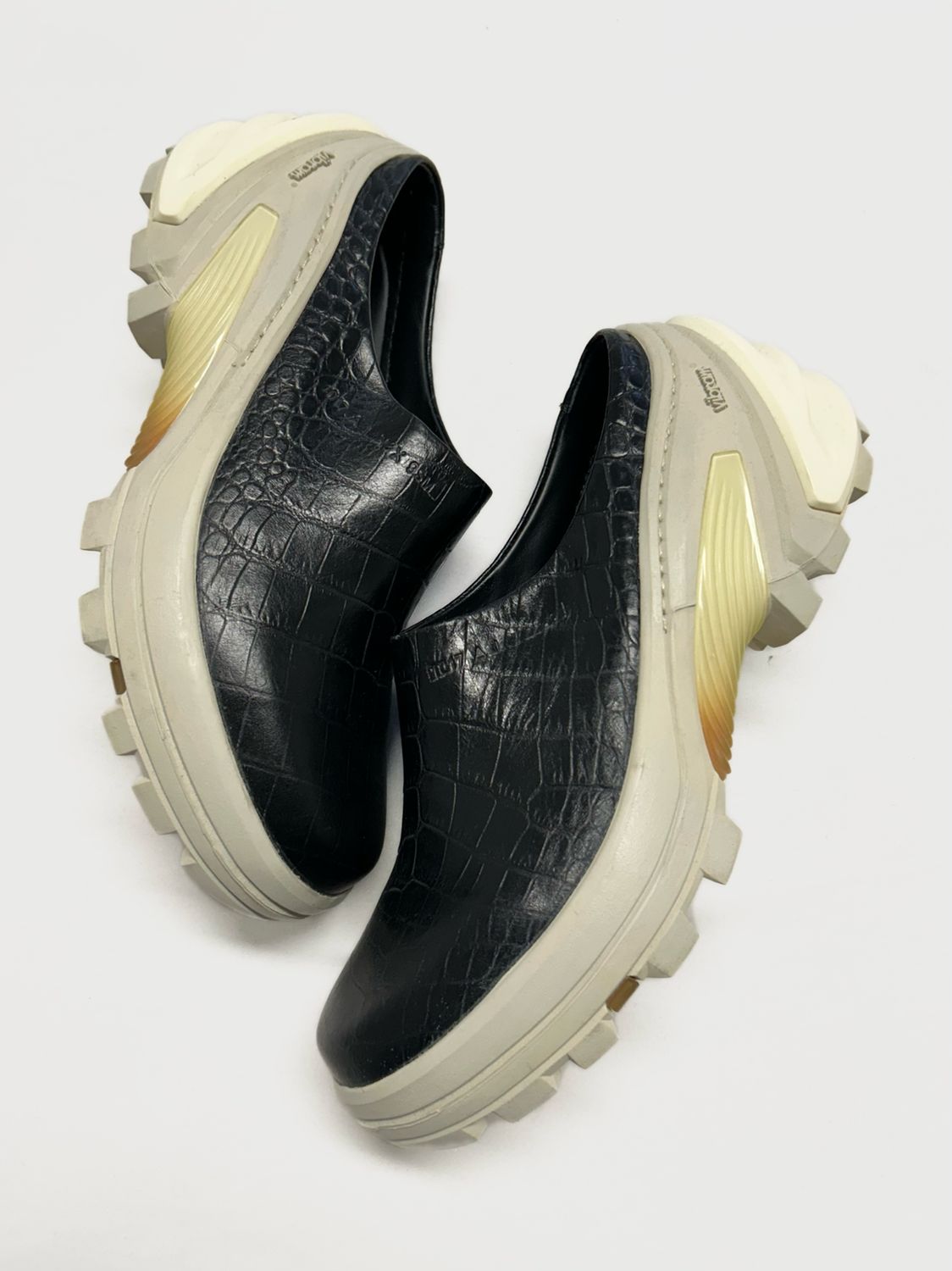 1017 ALYX 9SM by Matthew M. Williams SS2020 Croc Leather Vibram Clogs