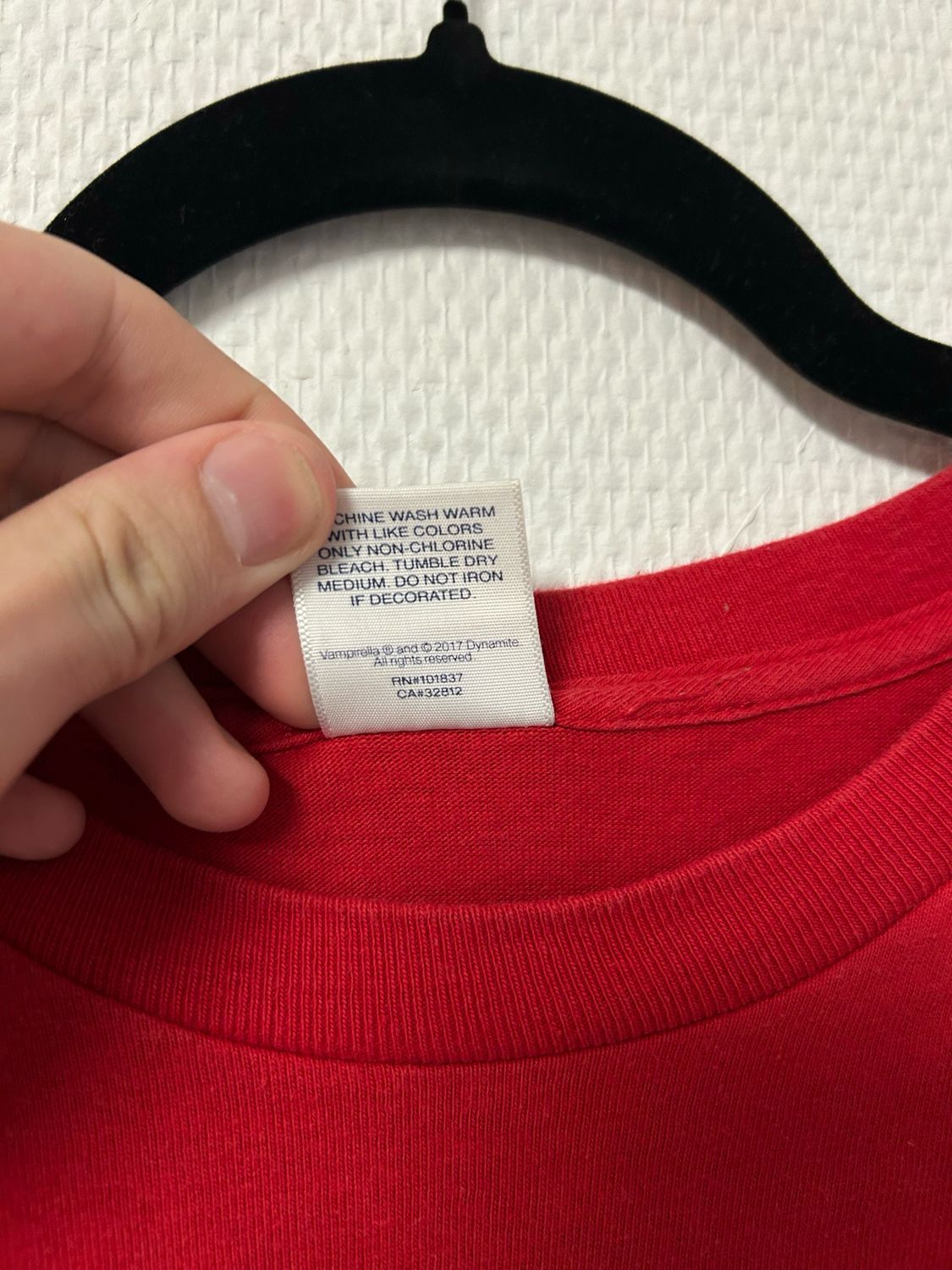 Supreme - SS17 Vampirella Card Tee 