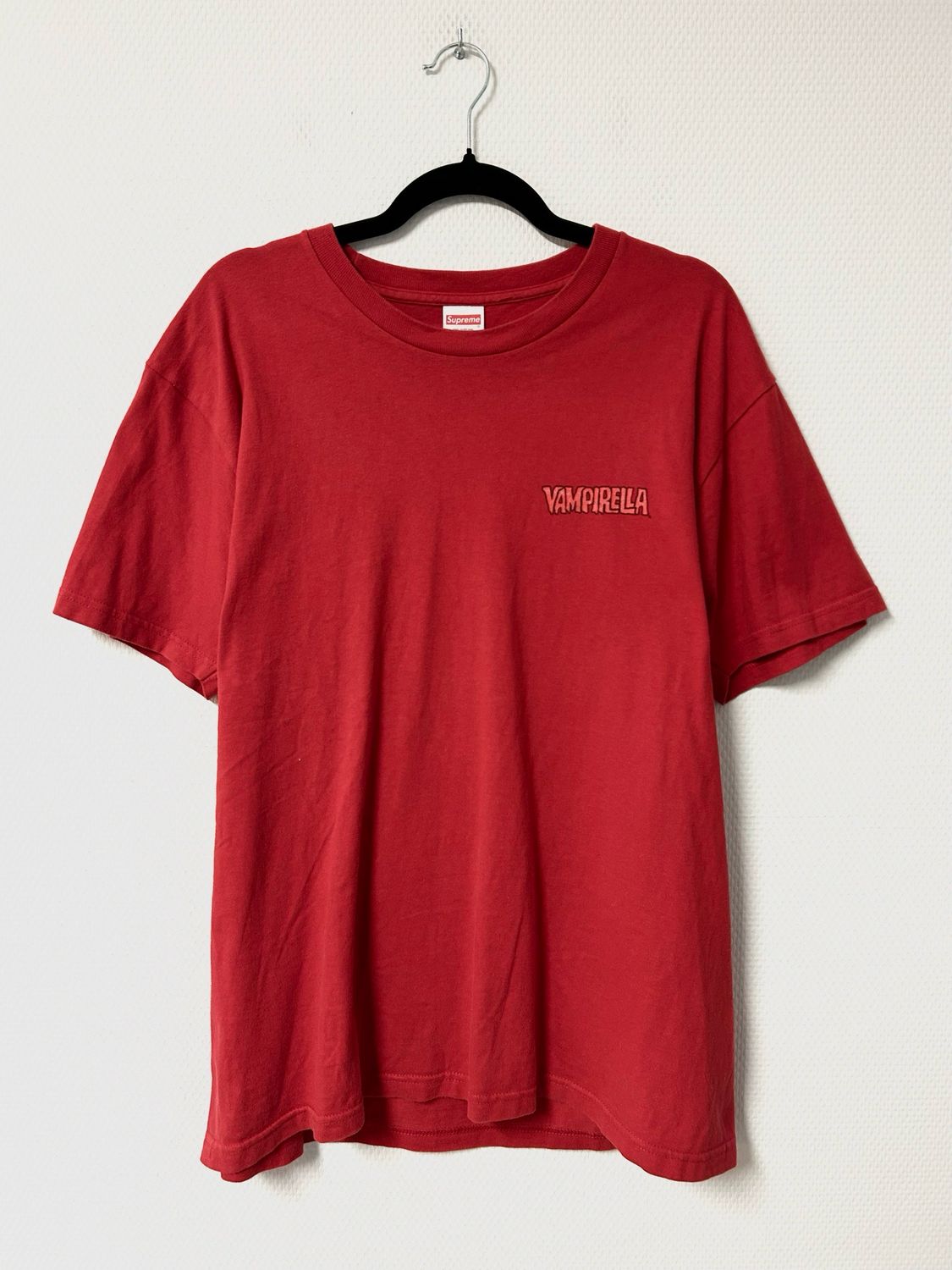 Supreme - SS17 Vampirella Card Tee 