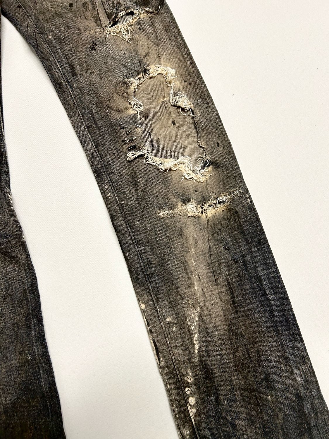 Balmain by Olivier Rousteing  FW2017 Distressed Skinny Denim