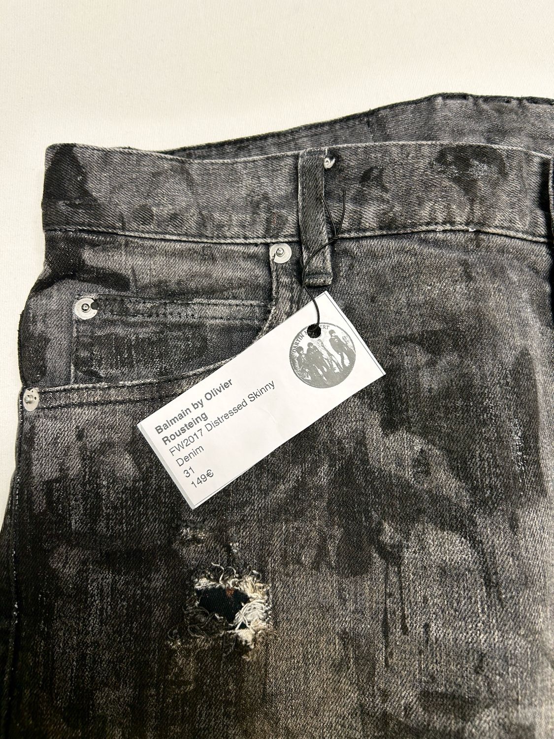 Balmain by Olivier Rousteing  FW2017 Distressed Skinny Denim