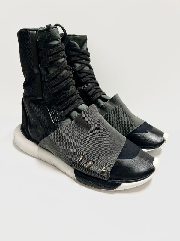 Y-3 by Yohji Yamamoto  FW2016 Runway Qasa Boot Spiked