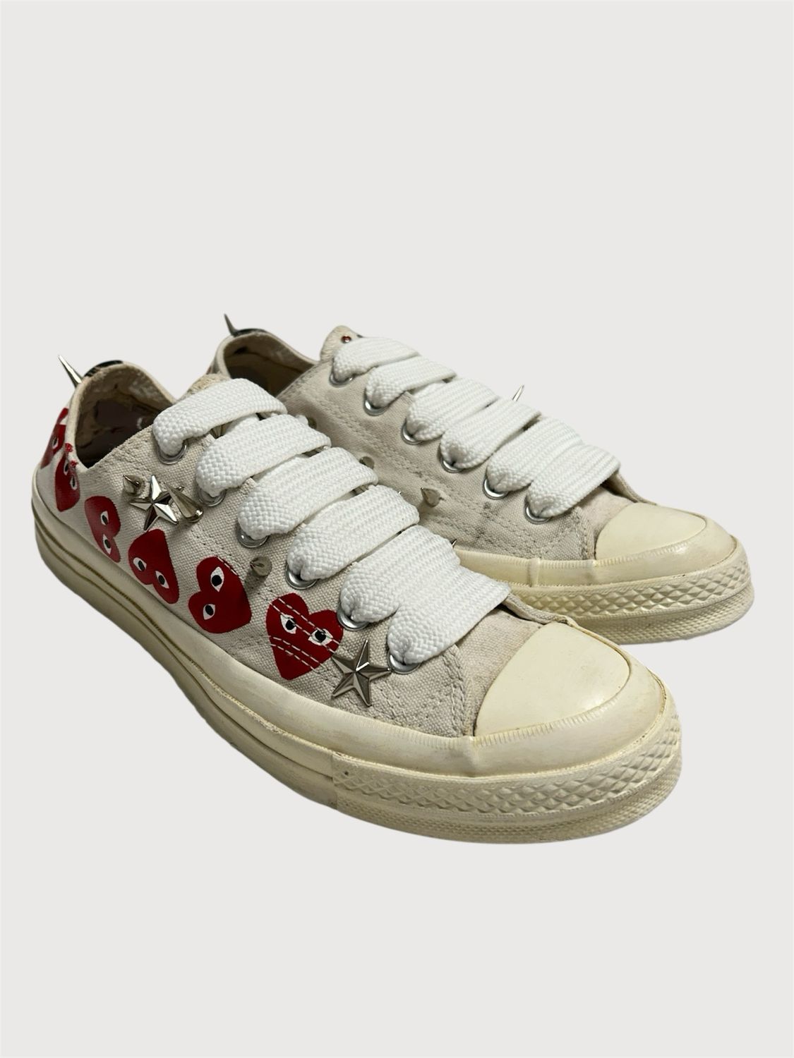 Comme des Garçons Play Converse Chucks Spiked Low Sneakers 
