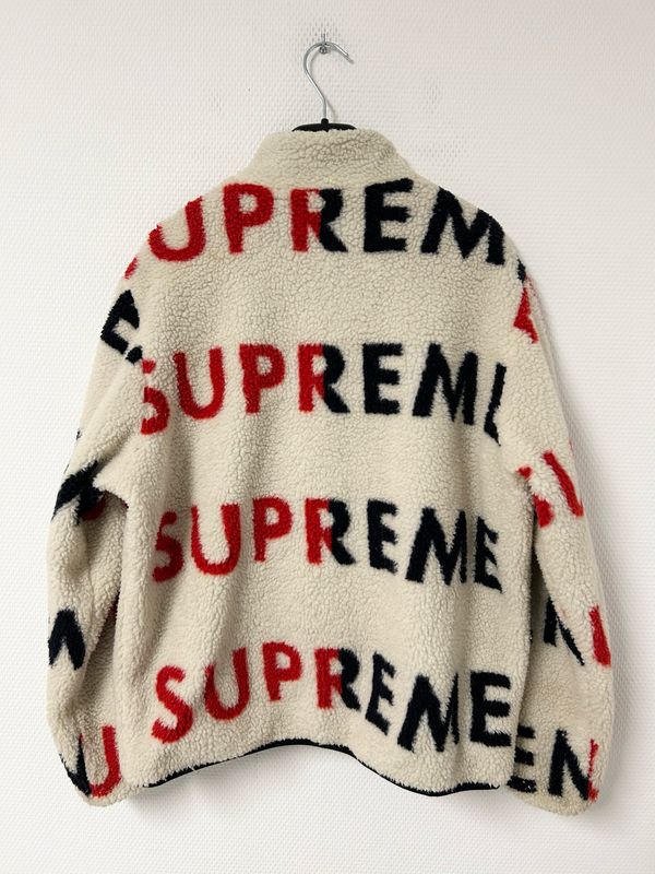 Supreme  FW2018 Reversible Logo Fleece Jacket