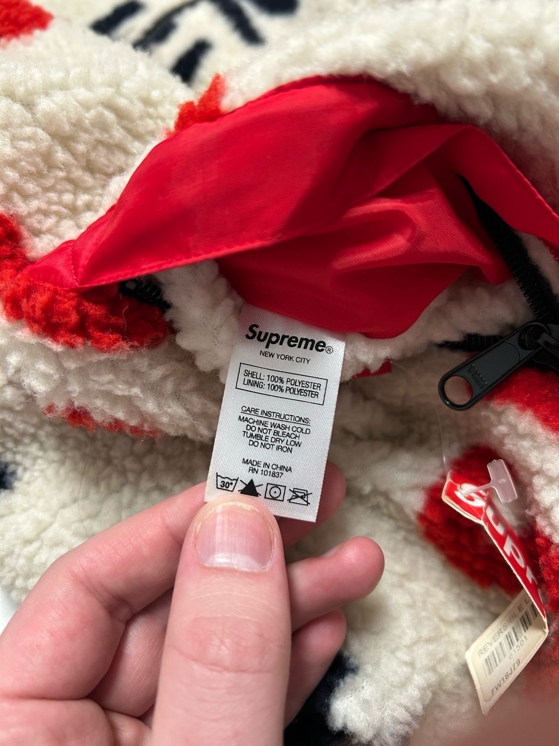 Supreme  FW2018 Reversible Logo Fleece Jacket