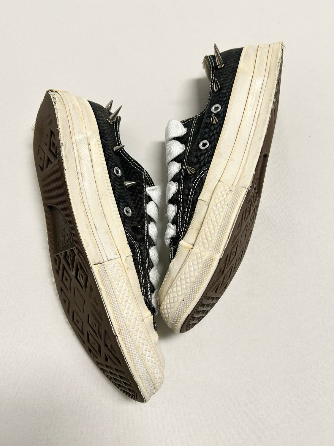 COMME des GARÇONS PLAY  Converse Spiked Chuck 70 Low