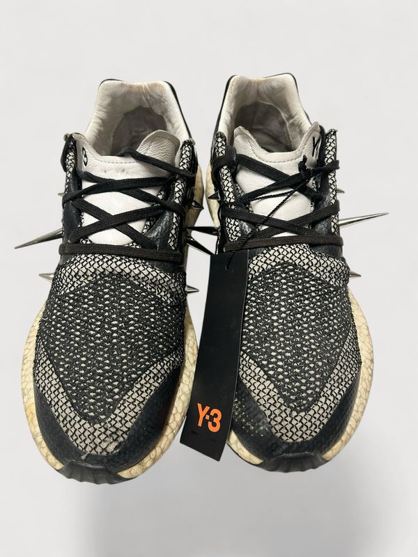 Y-3 by Yohji Yamamoto  2017 Pureboost Spiked 