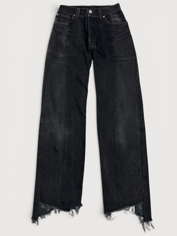 Vetements by Demna Gvasalia  FW2017 Deconstructed Levi’s Denim