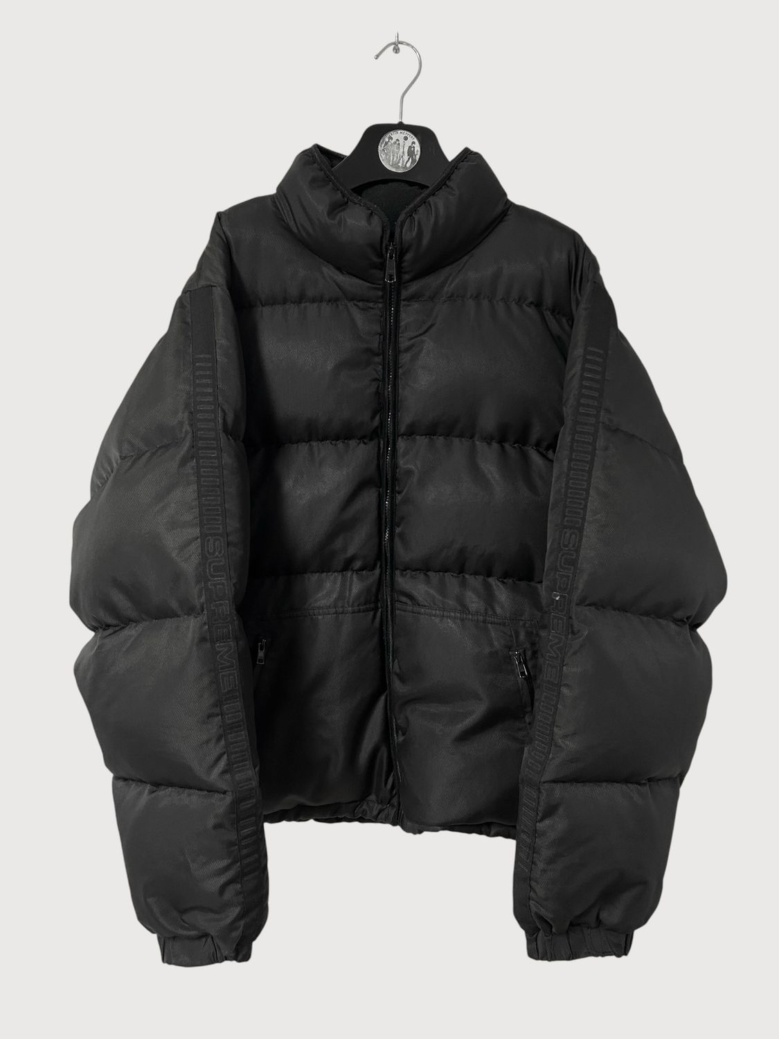 Supreme FW2017 Reflective Sleeve Logo Puffer Jacket